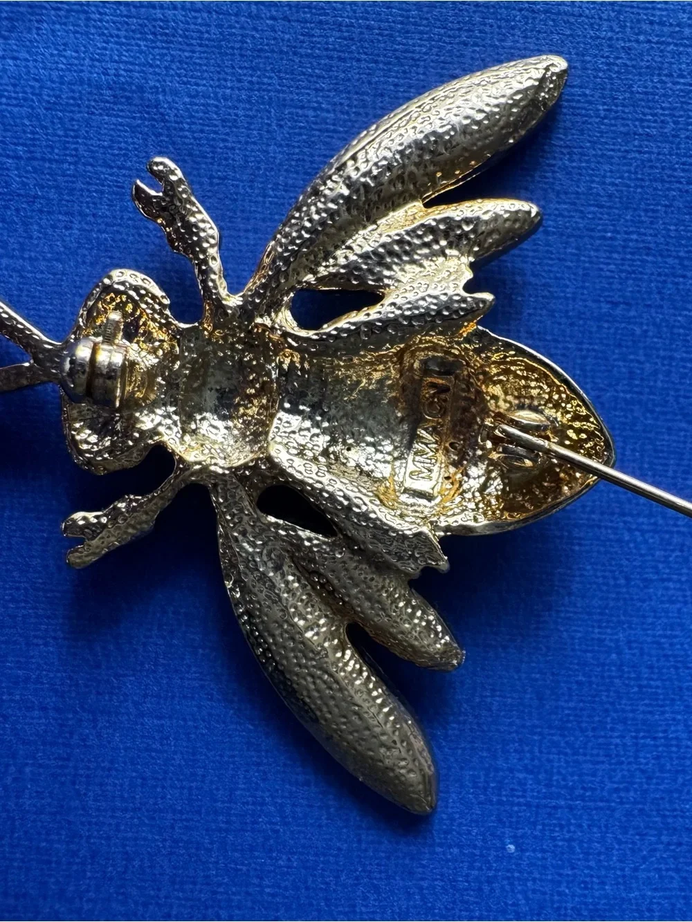 Art Bee Brooch & Matching Pierced Earrings Set